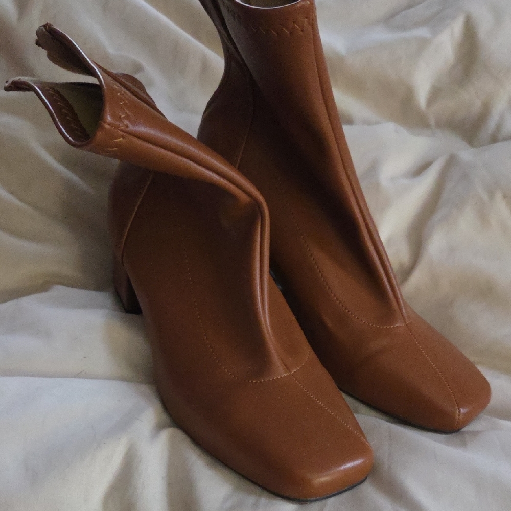 Women’s Tan Square-Toe Stretch Ankle Booties